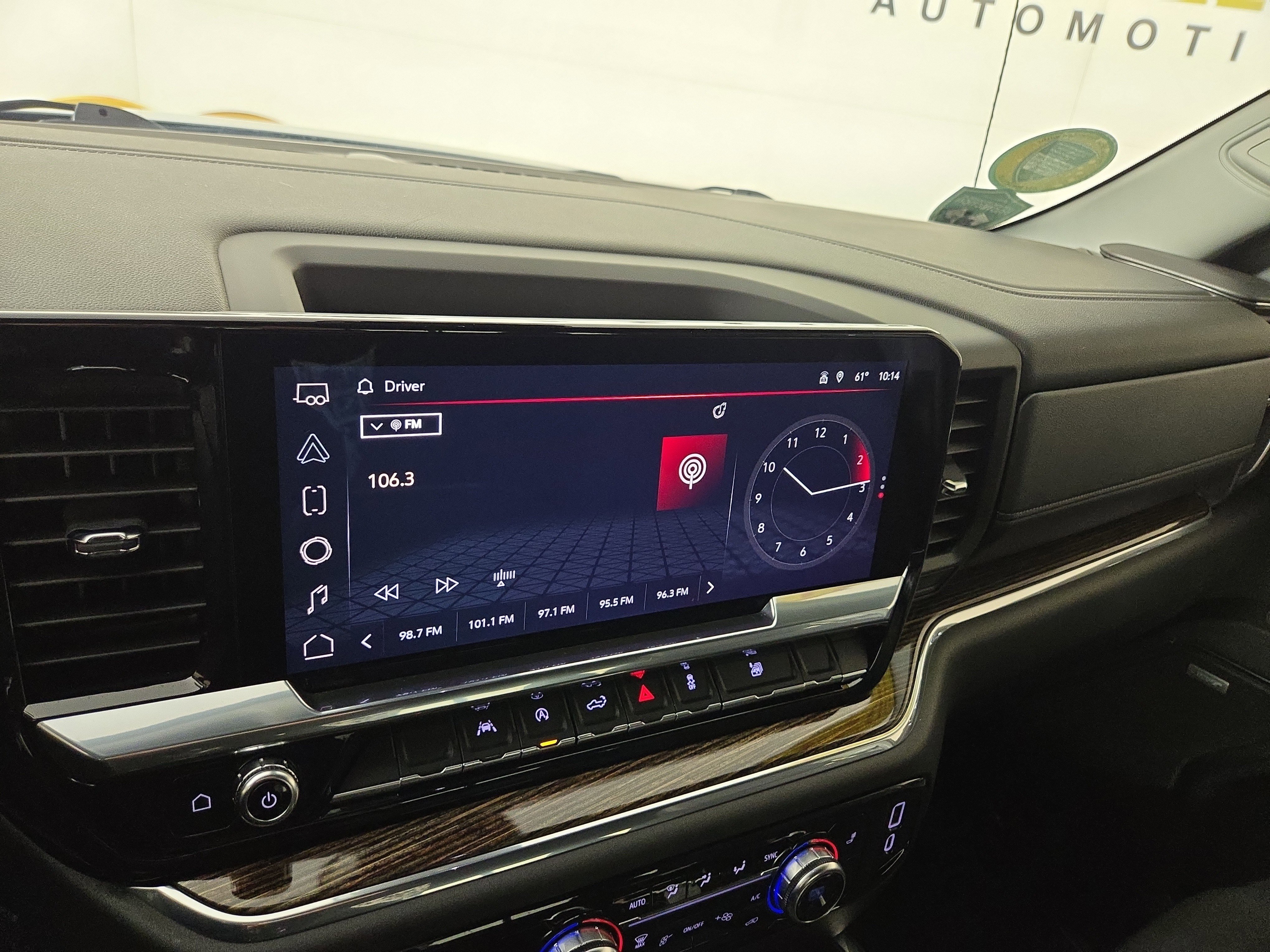 Certified 2024 GMC Sierra 1500 Elevation w/ Preferred Package image 19