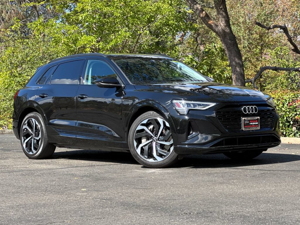 Used 2024 Audi Q8 e-tron Premium Plus w/ Premium Plus Package AWD/4WD image 2