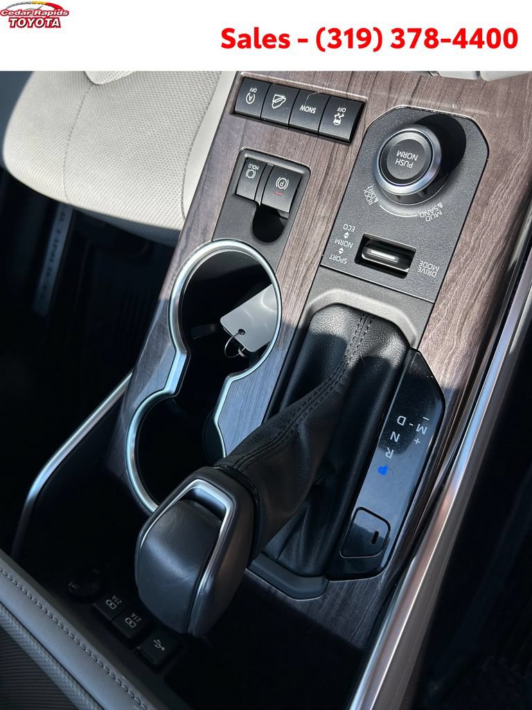 Certified 2021 Toyota Highlander Limited AWD/4WD image 24