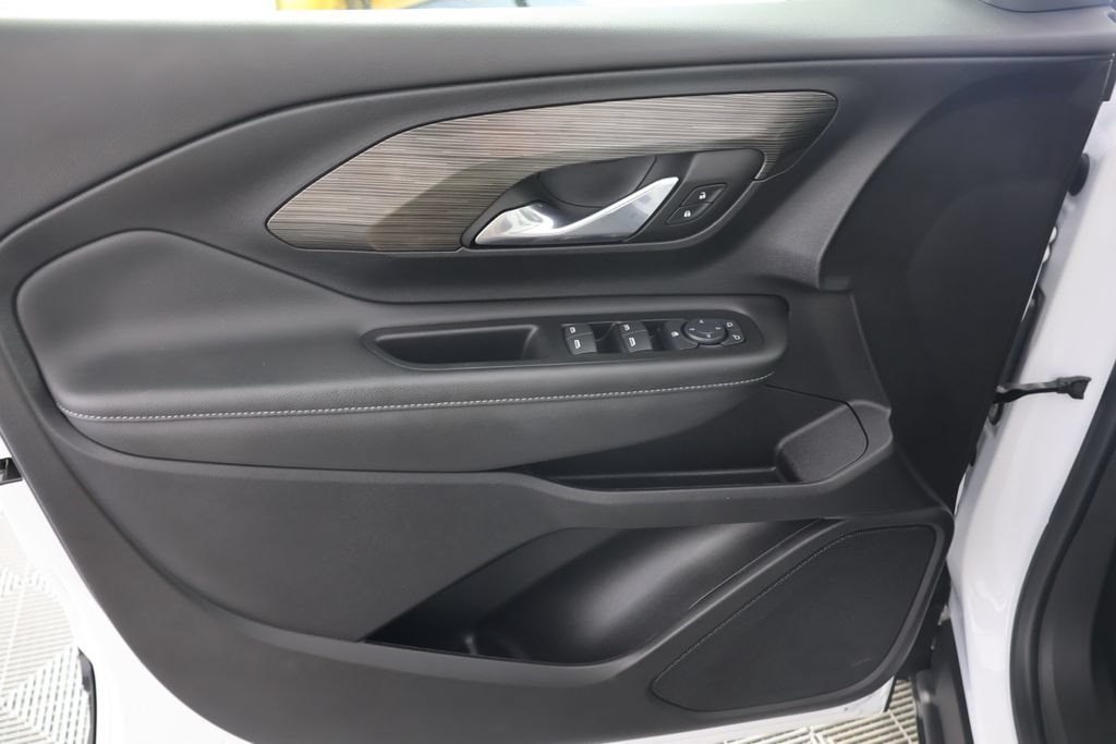 Used 2023 GMC Terrain SLE FWD image 24