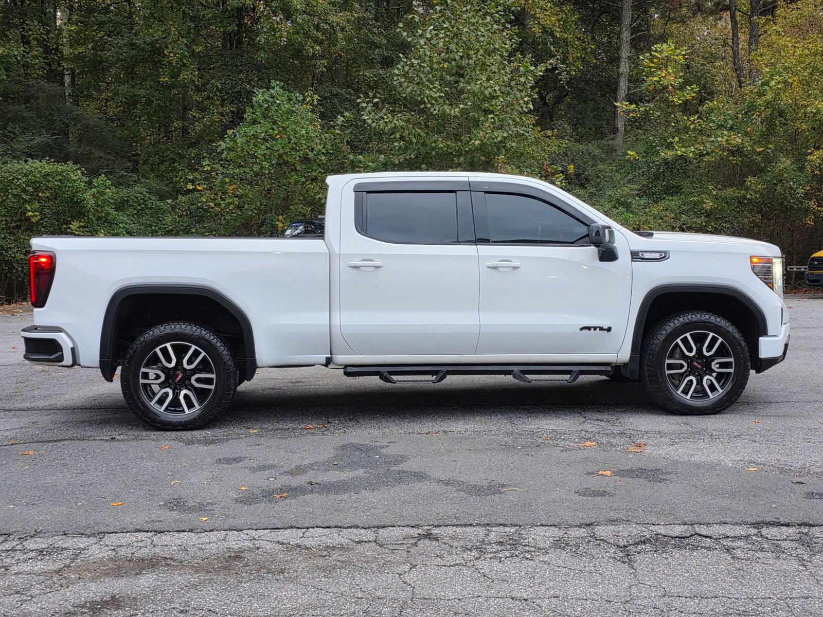 Used 2023 GMC Sierra 1500 AT4 AWD/4WD image 9