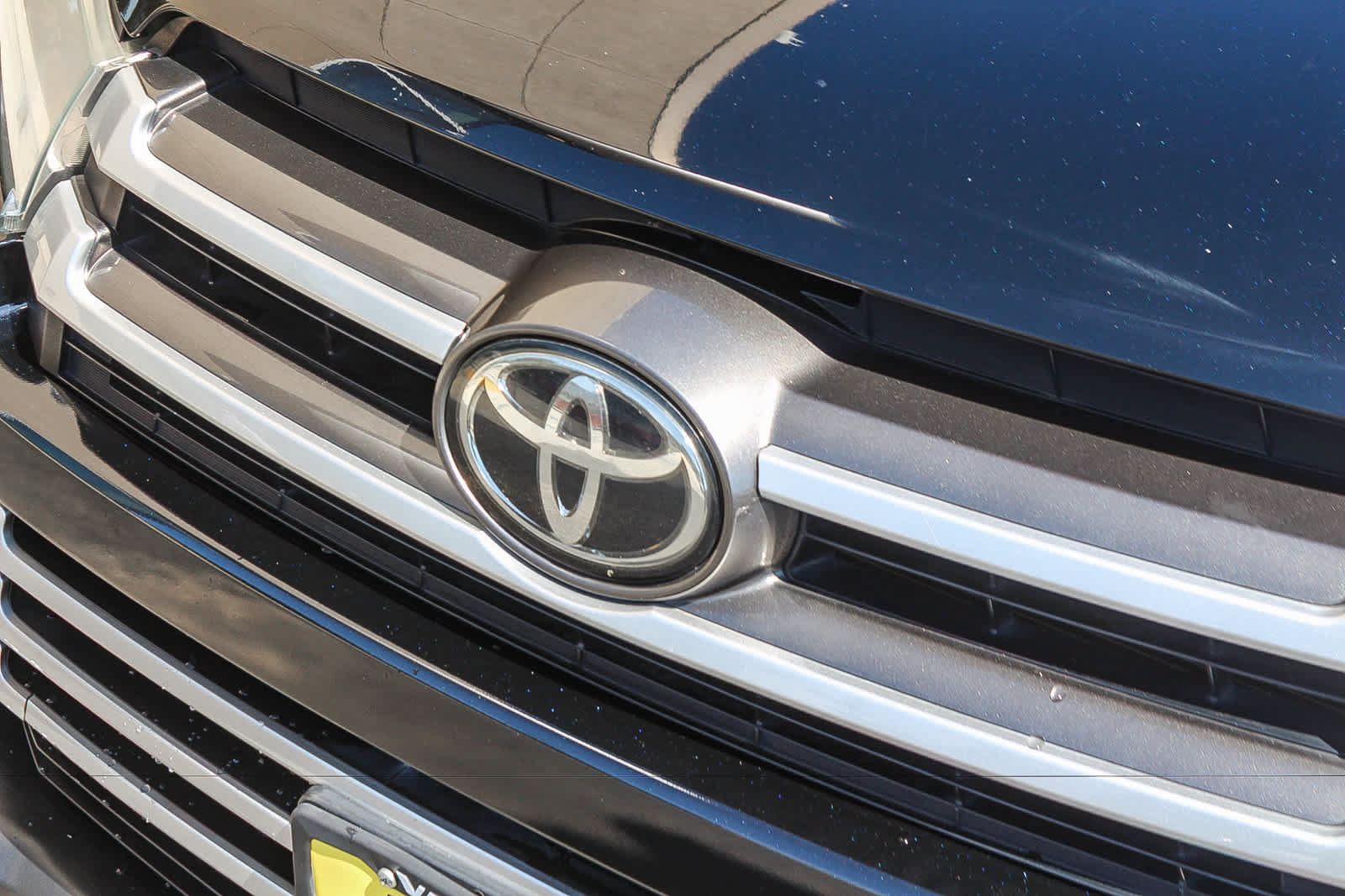 Used 2019 Toyota Highlander XLE FWD image 14