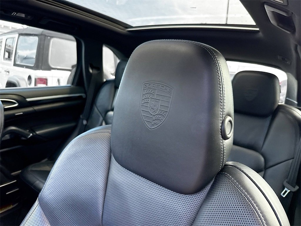 Used 2017 Porsche Cayenne S image 26