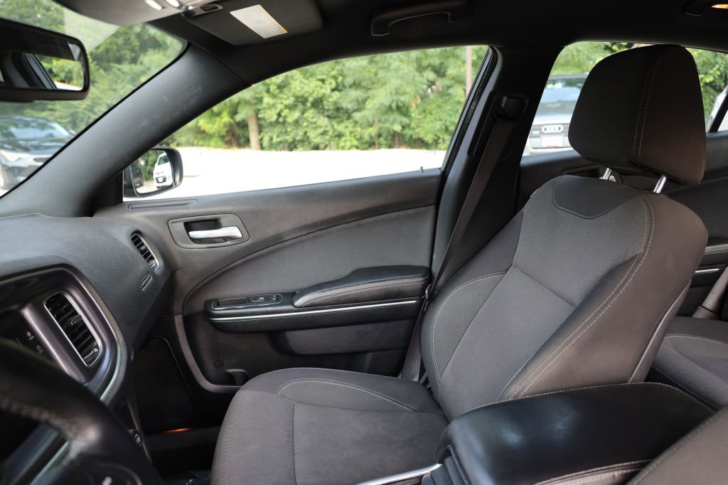 Used 2017 Dodge Charger SE w/ Popular Equipment Group RWD image 14