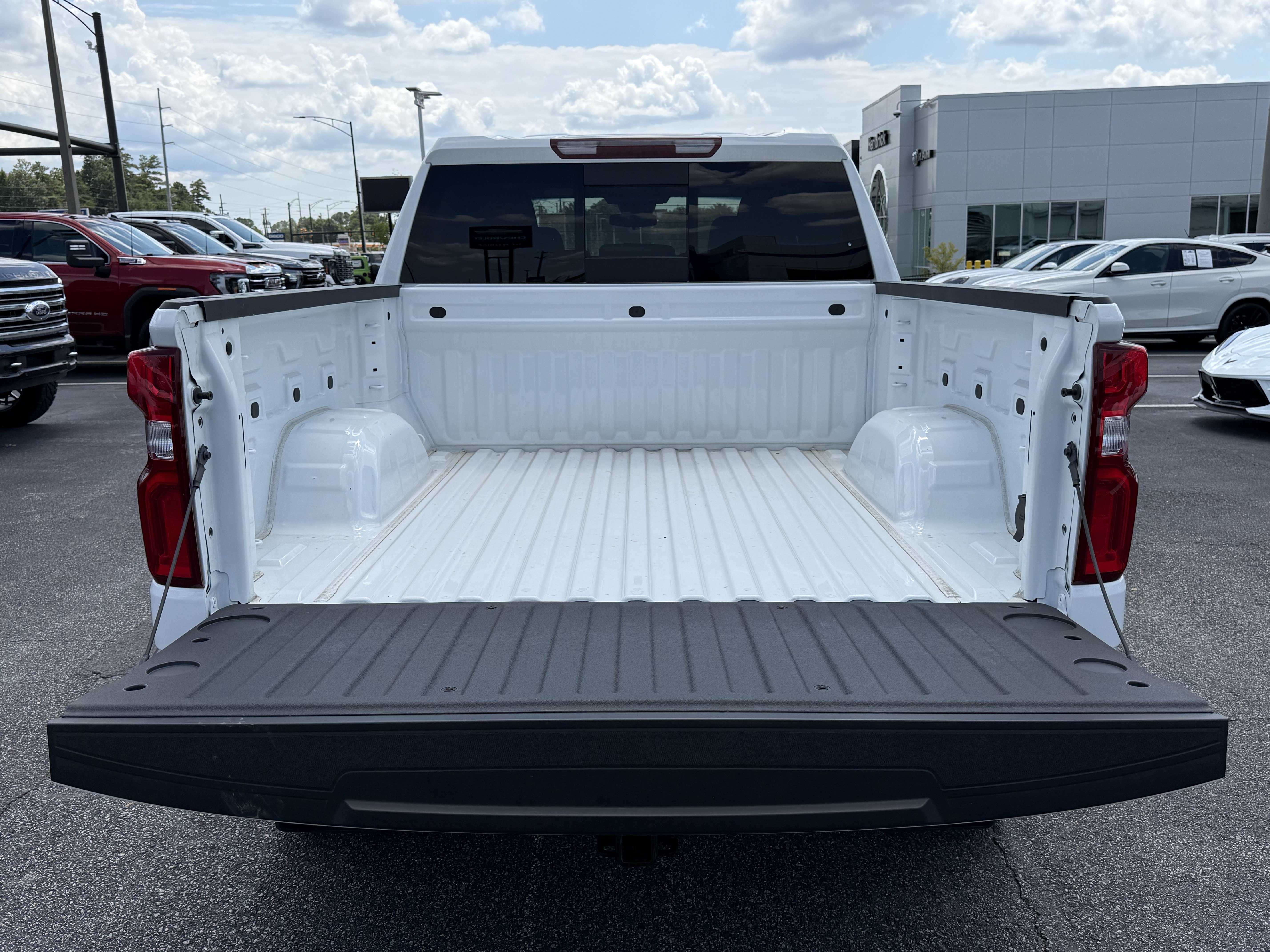 Used 2025 Chevrolet Silverado 1500 LT Trail Boss w/ Convenience Package II AWD/4WD image 34