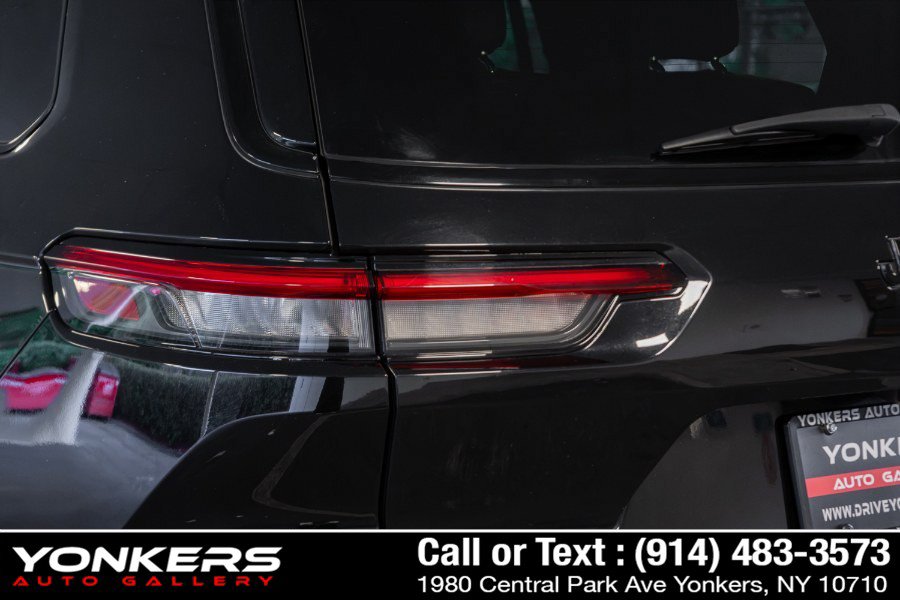 Used 2023 Jeep Grand Cherokee L Laredo AWD/4WD image 20