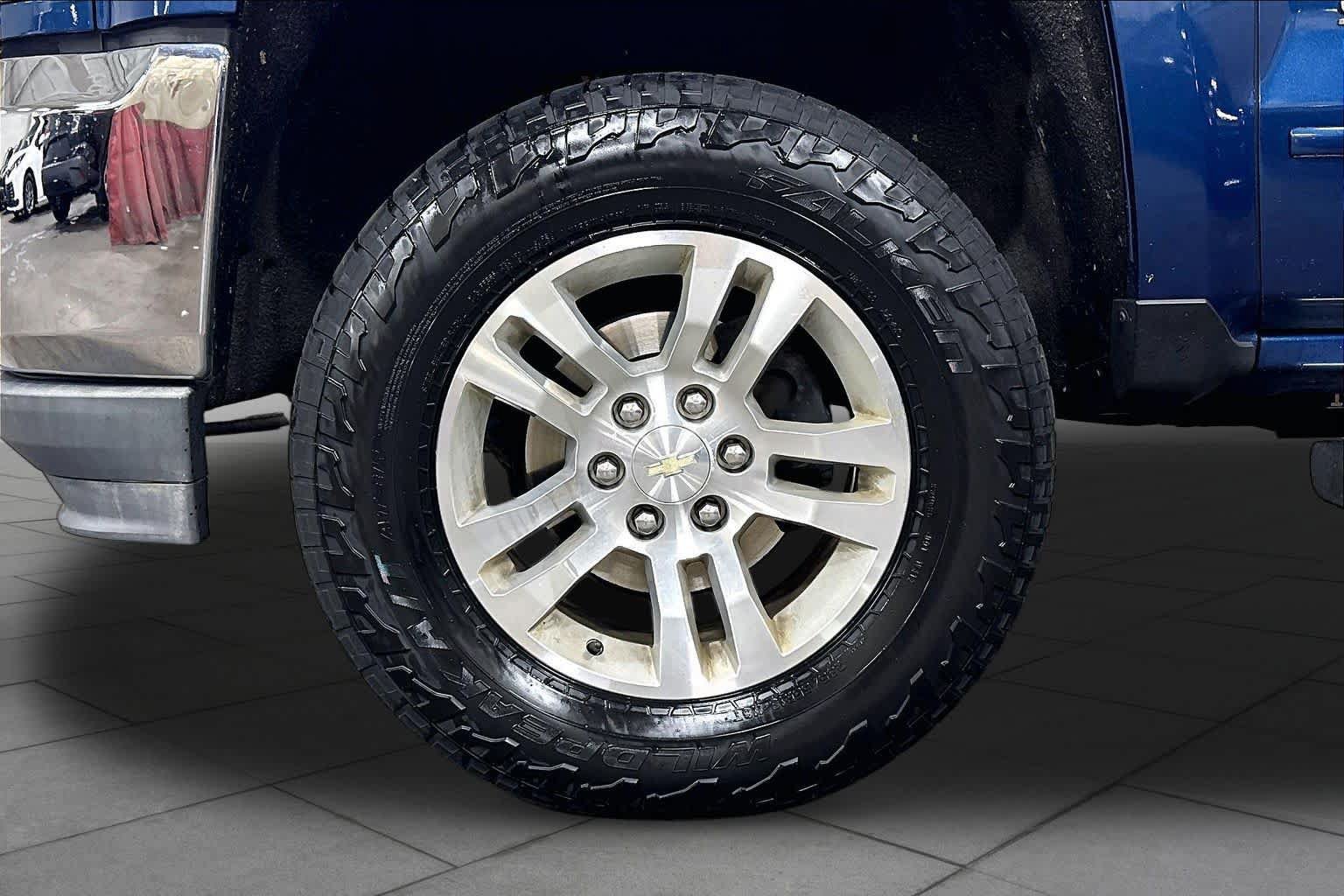 Used 2019 Chevrolet Silverado 1500 LT w/ All Star Edition AWD/4WD image 11