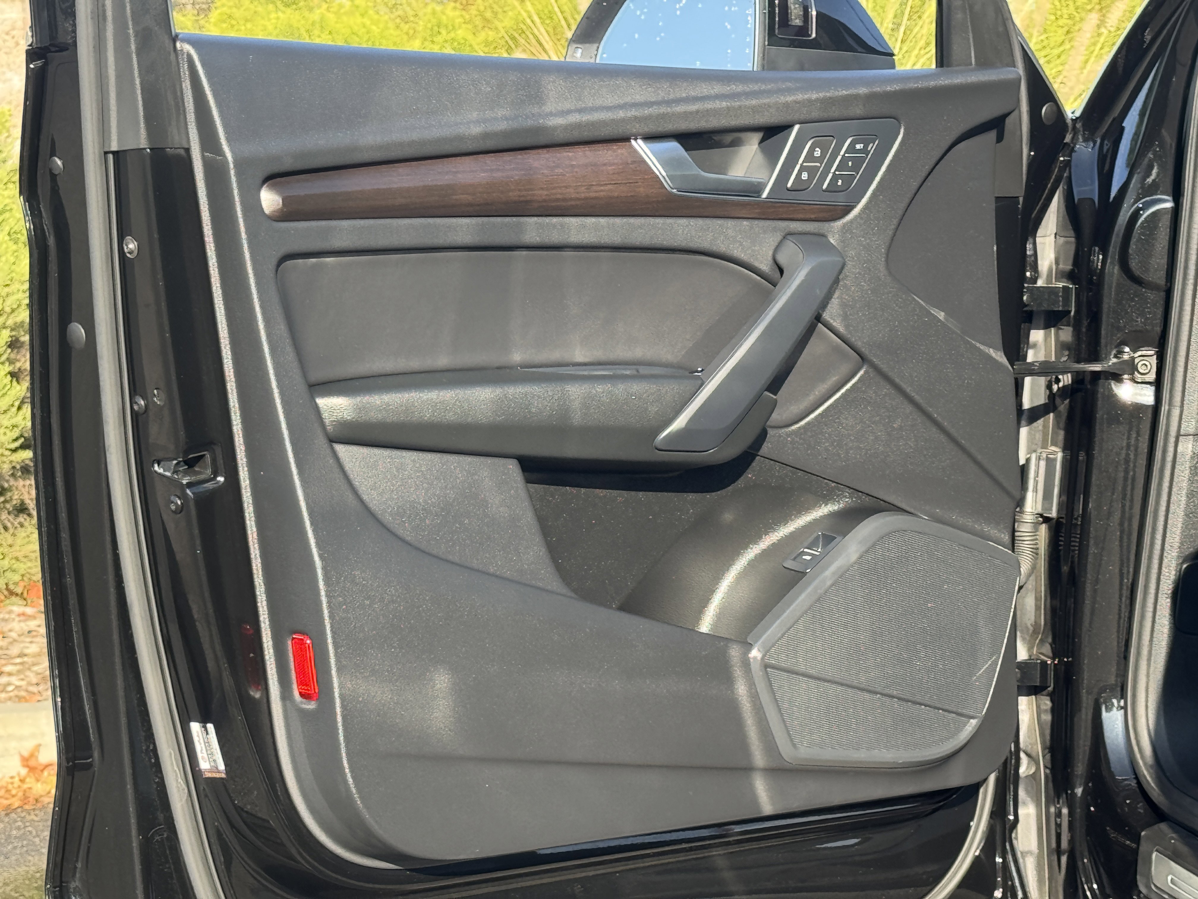 Used 2024 Audi Q5 2.0T Premium w/ Convenience Package image 17