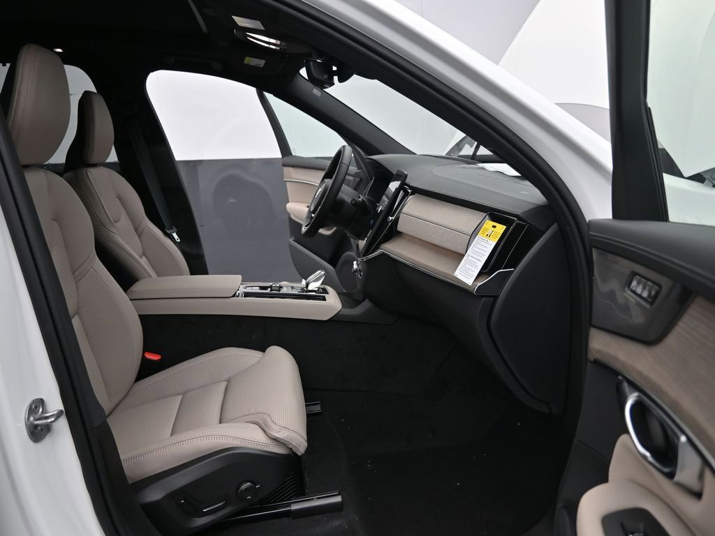 New 2026 Volvo XC90 B6 Ultra w/ Protection Package image 15