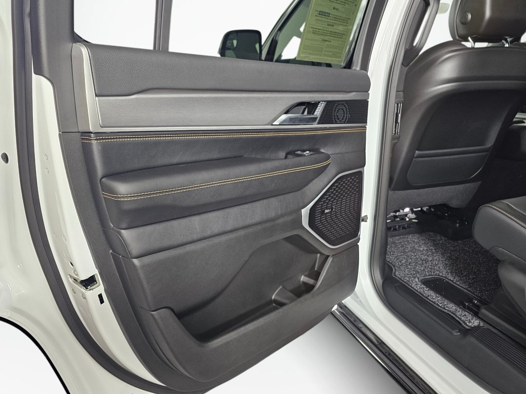 New 2026 Jeep Grand Wagoneer 4WD image 34