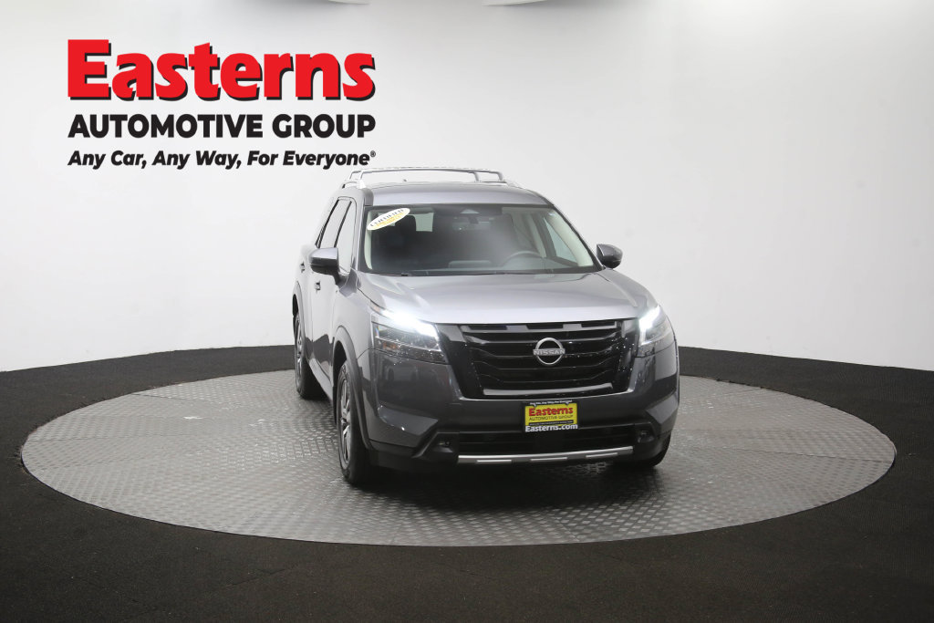 Used 2024 Nissan Pathfinder SL w/ Black Appearance Package AWD/4WD image 55