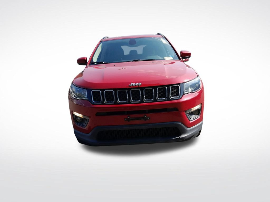 Used 2019 Jeep Compass Latitude w/ Popular Equipment Group AWD/4WD image 2
