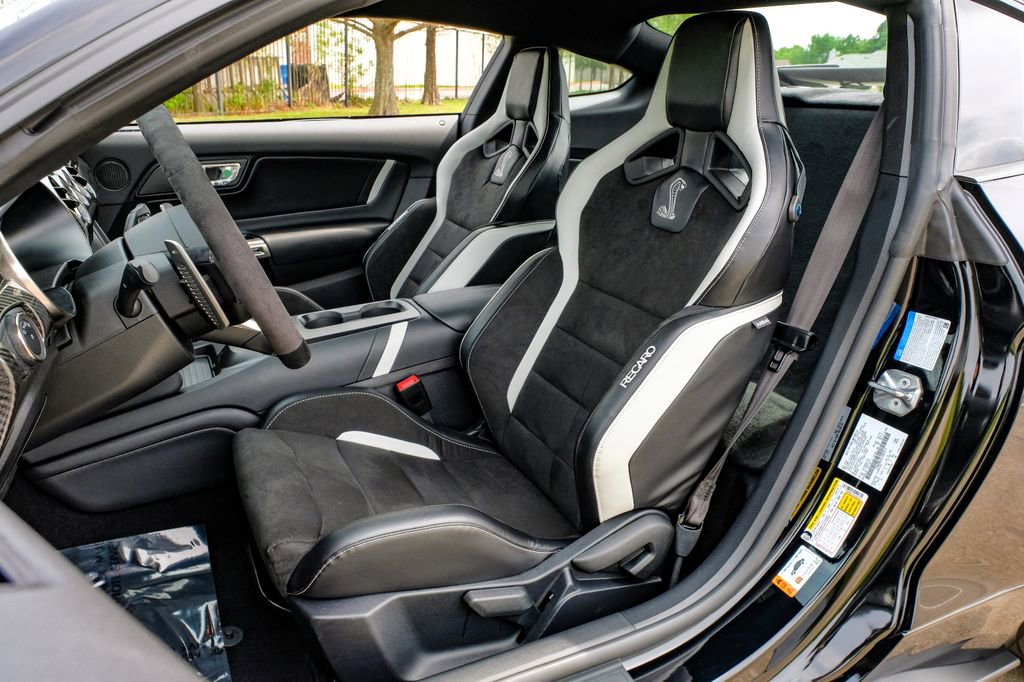Used 2020 Ford Mustang Shelby GT500 w/ Carbon Fiber Track Pack RWD image 35