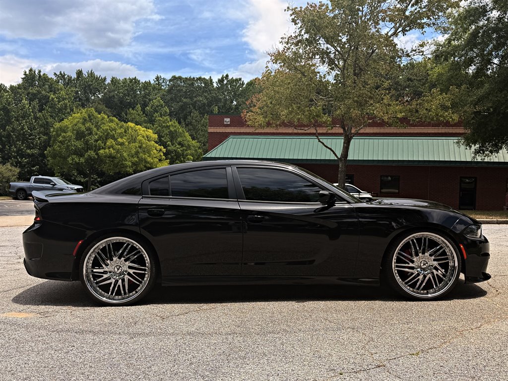 Used 2019 Dodge Charger Scat Pack w/ Dynamics Package RWD image 4