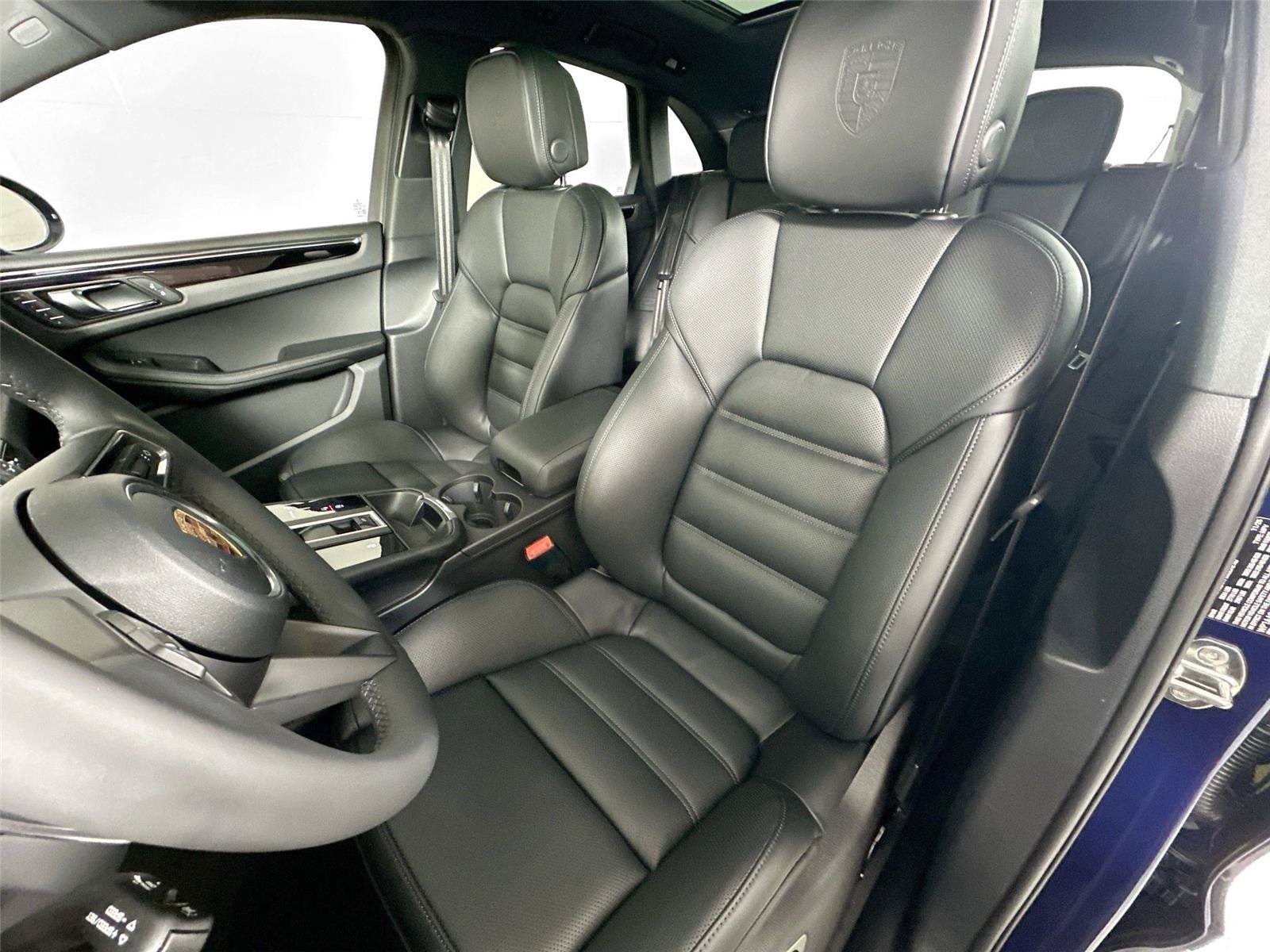Certified 2026 Porsche Macan Turbo AWD/4WD image 5