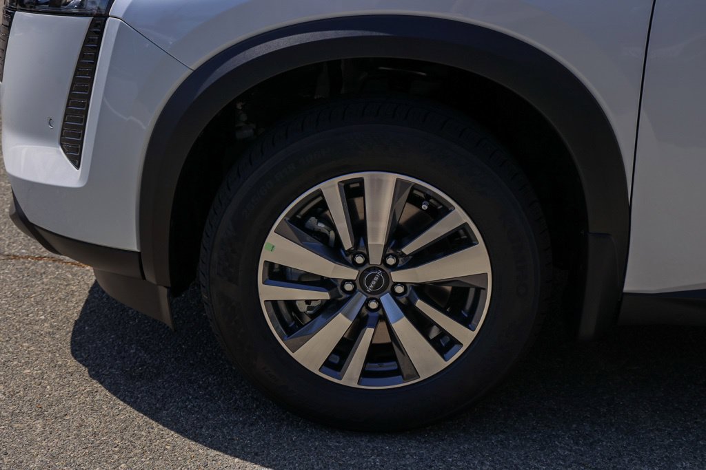 New 2026 Nissan Pathfinder SL FWD image 11