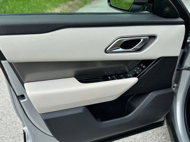 Used 2019 Land Rover Range Rover Velar S AWD/4WD image 9