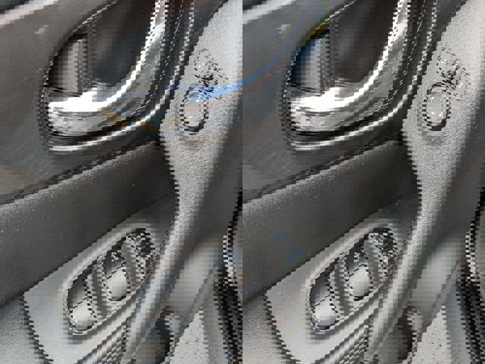 Used 2019 Nissan Rogue SV image 17