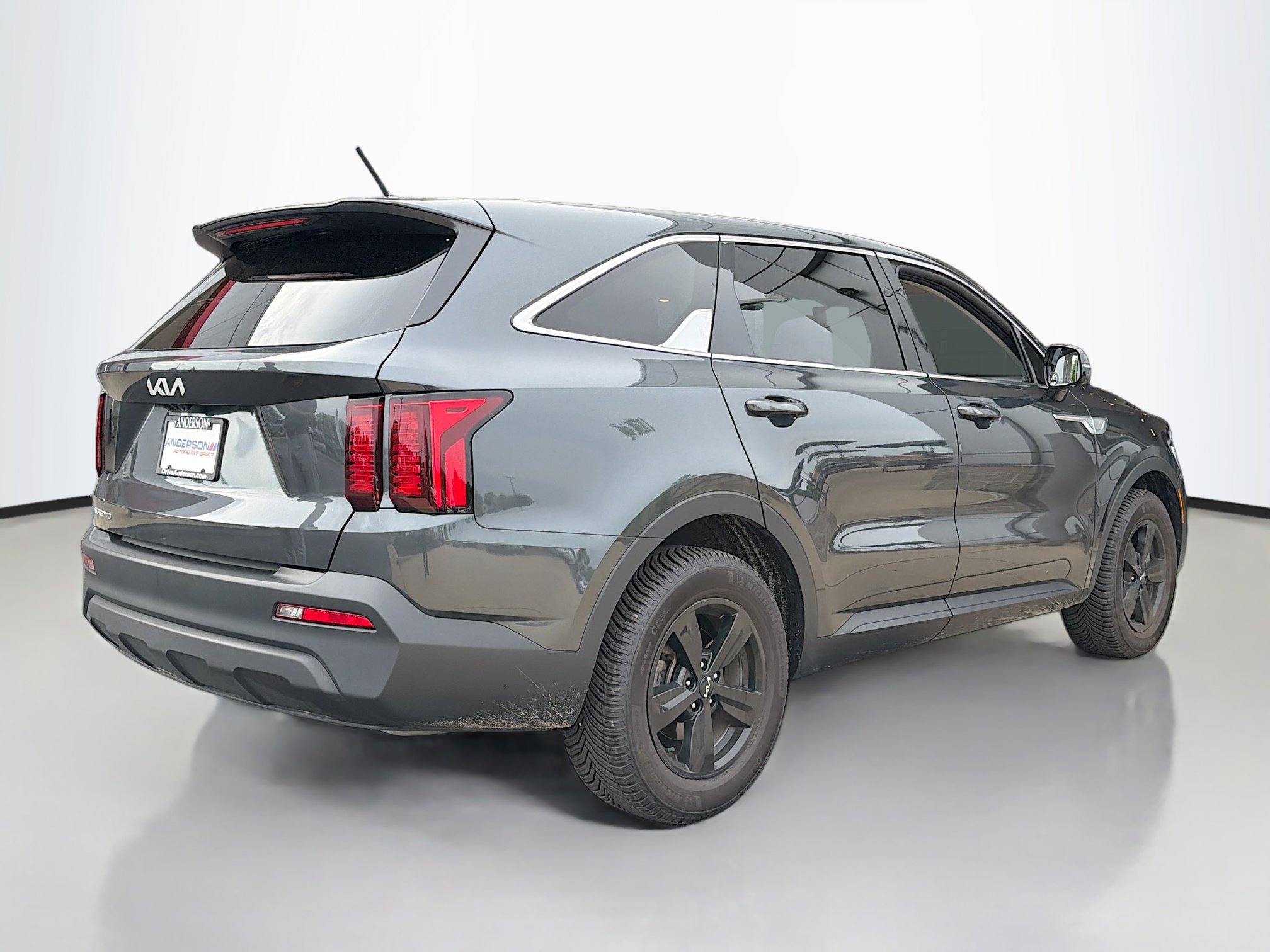 Used 2023 Kia Sorento LX FWD image 2