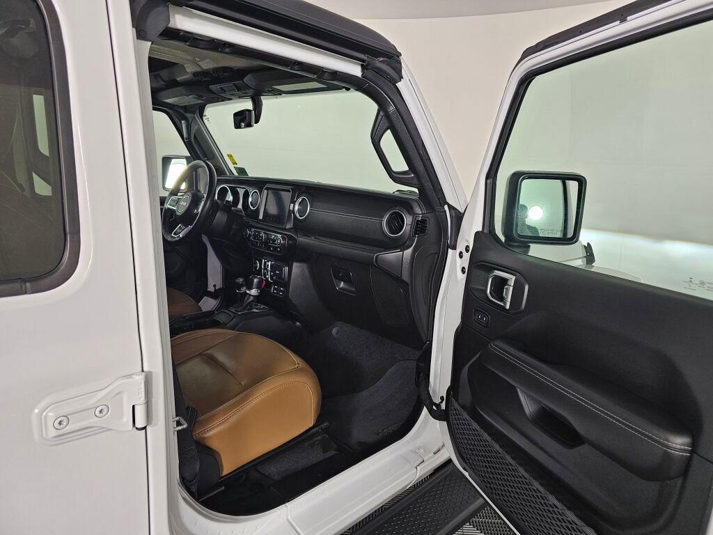 Used 2023 Jeep Wrangler Unlimited Sahara w/ Cold Weather Group AWD/4WD image 37