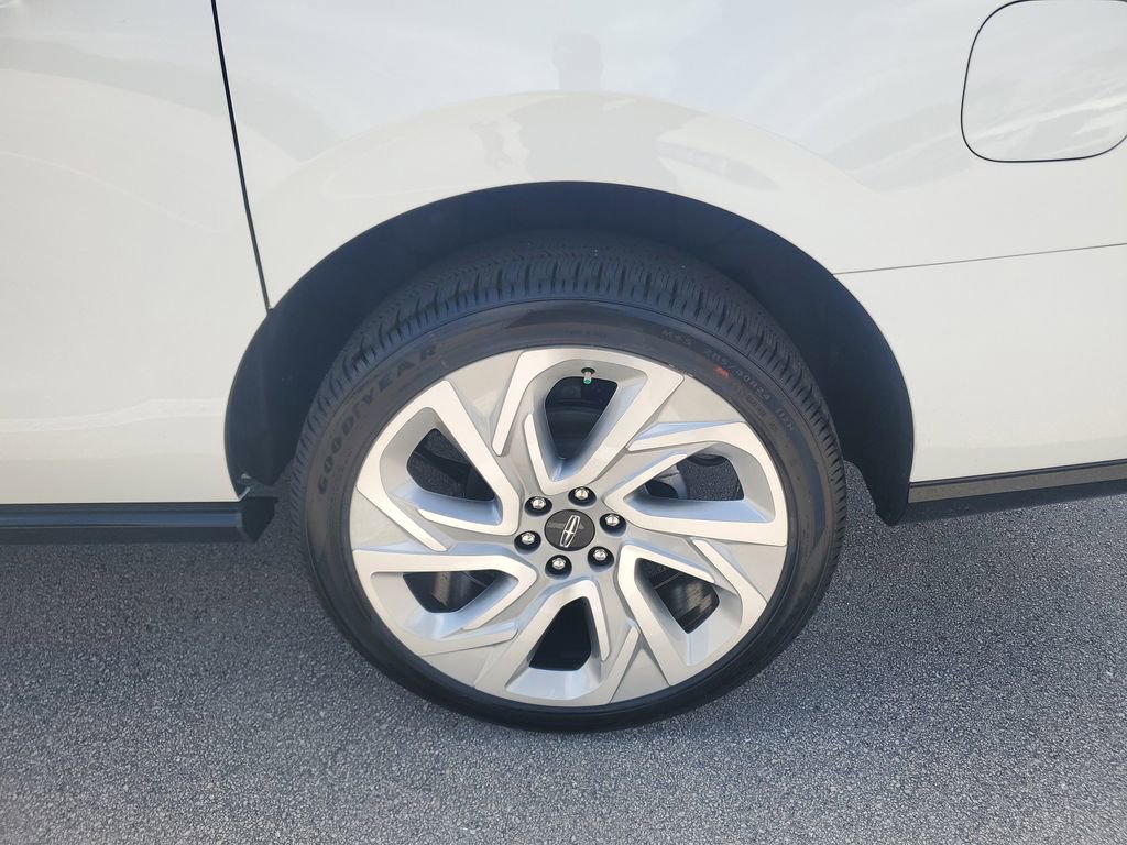 New 2025 Lincoln Navigator L Reserve image 8