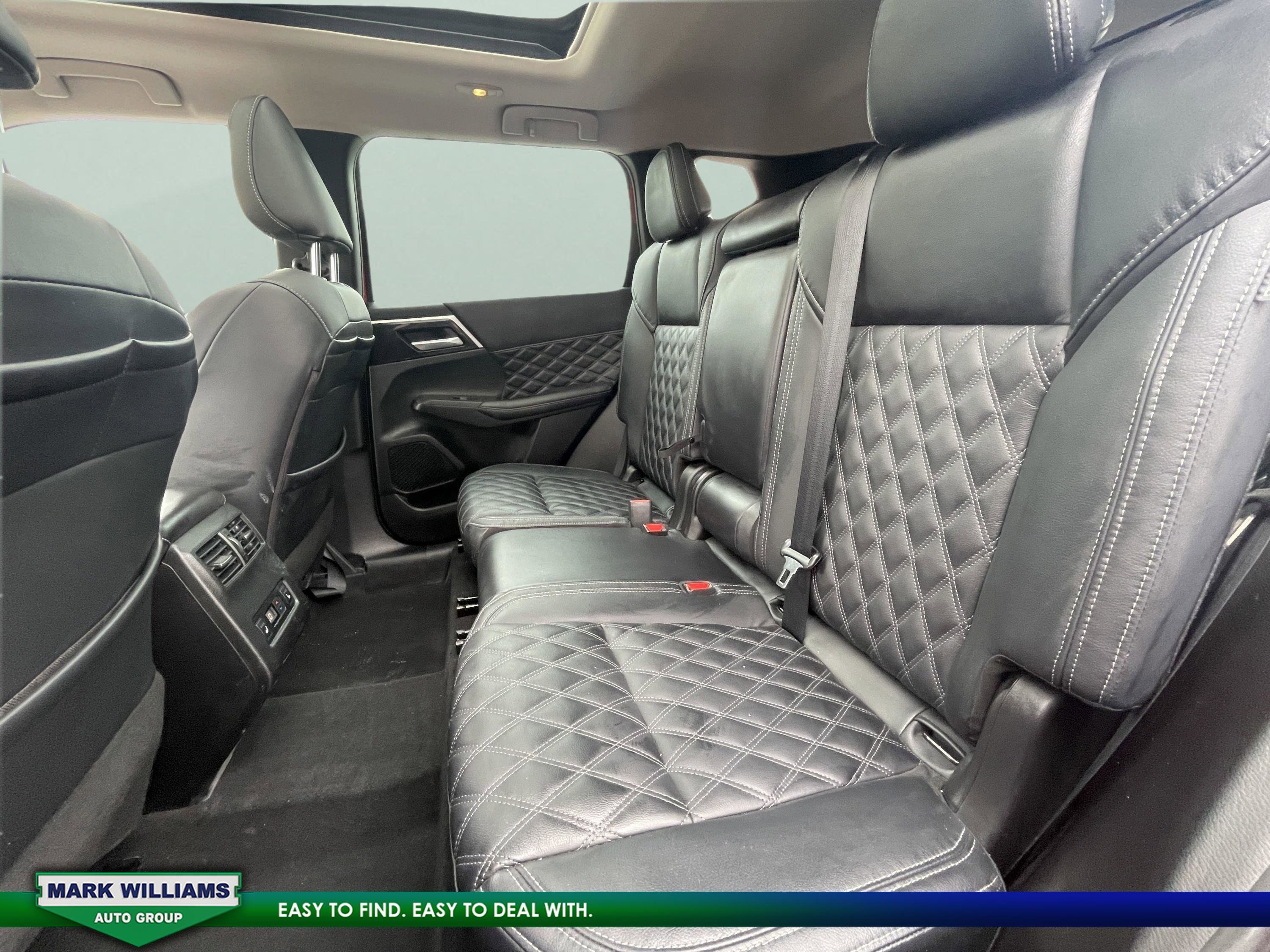 Used 2023 Mitsubishi Outlander SEL image 10