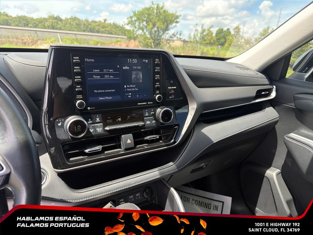 Used 2022 Toyota Highlander XLE FWD image 22