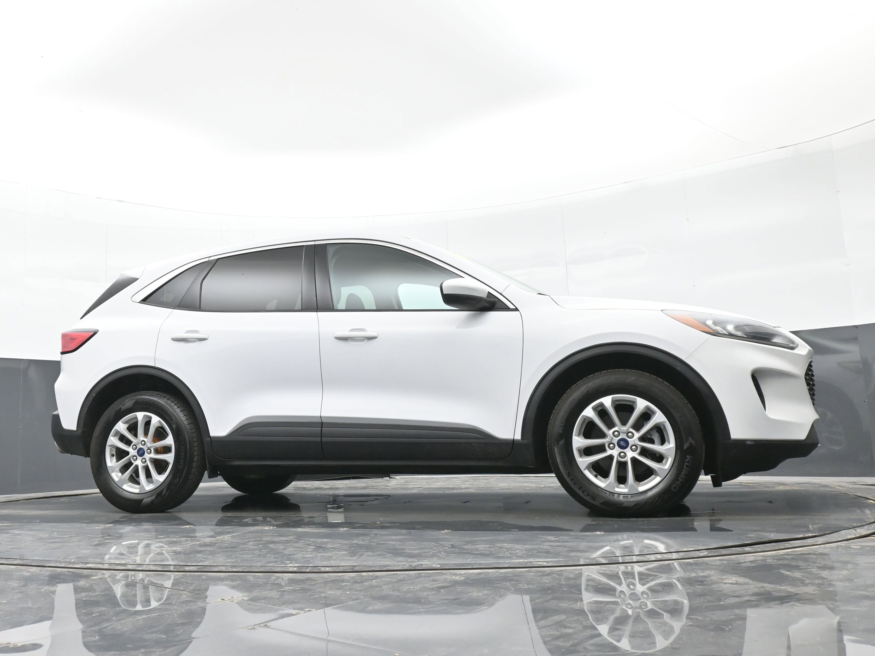 Used 2020 Ford Escape SE image 41