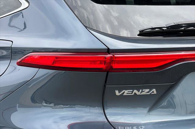 Certified 2024 Toyota Venza LE AWD/4WD image 32