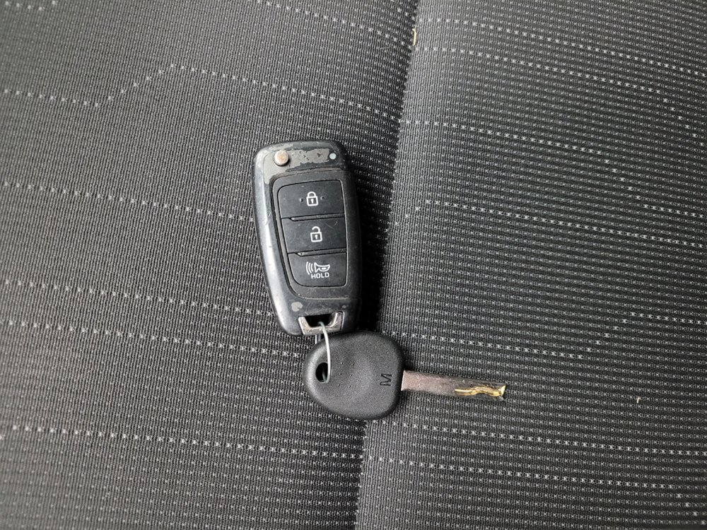 Used 2021 Hyundai Venue SE FWD image 32