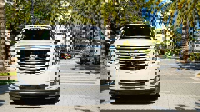 Used 2019 Cadillac Escalade ESV Premium Luxury image 8