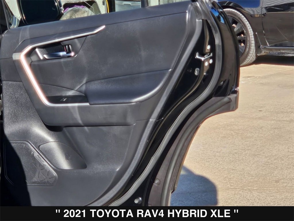 Used 2021 Toyota RAV4 XLE w/ Convenience Package image 26