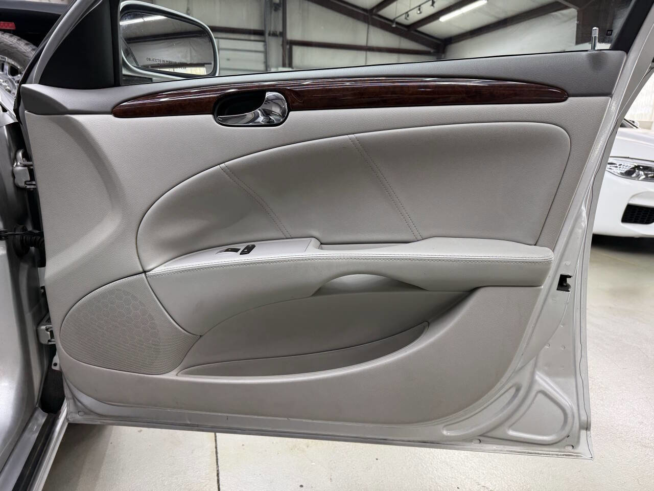 Used 2011 Buick Lucerne CX FWD image 16