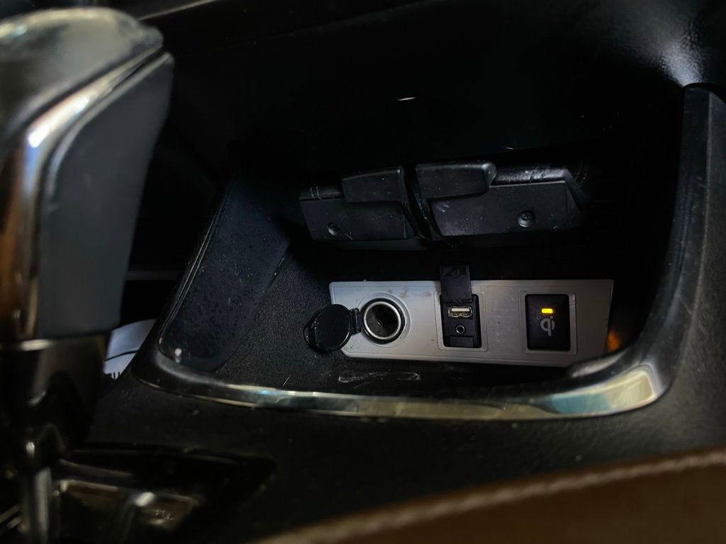 Used 2016 Toyota Avalon Limited image 44