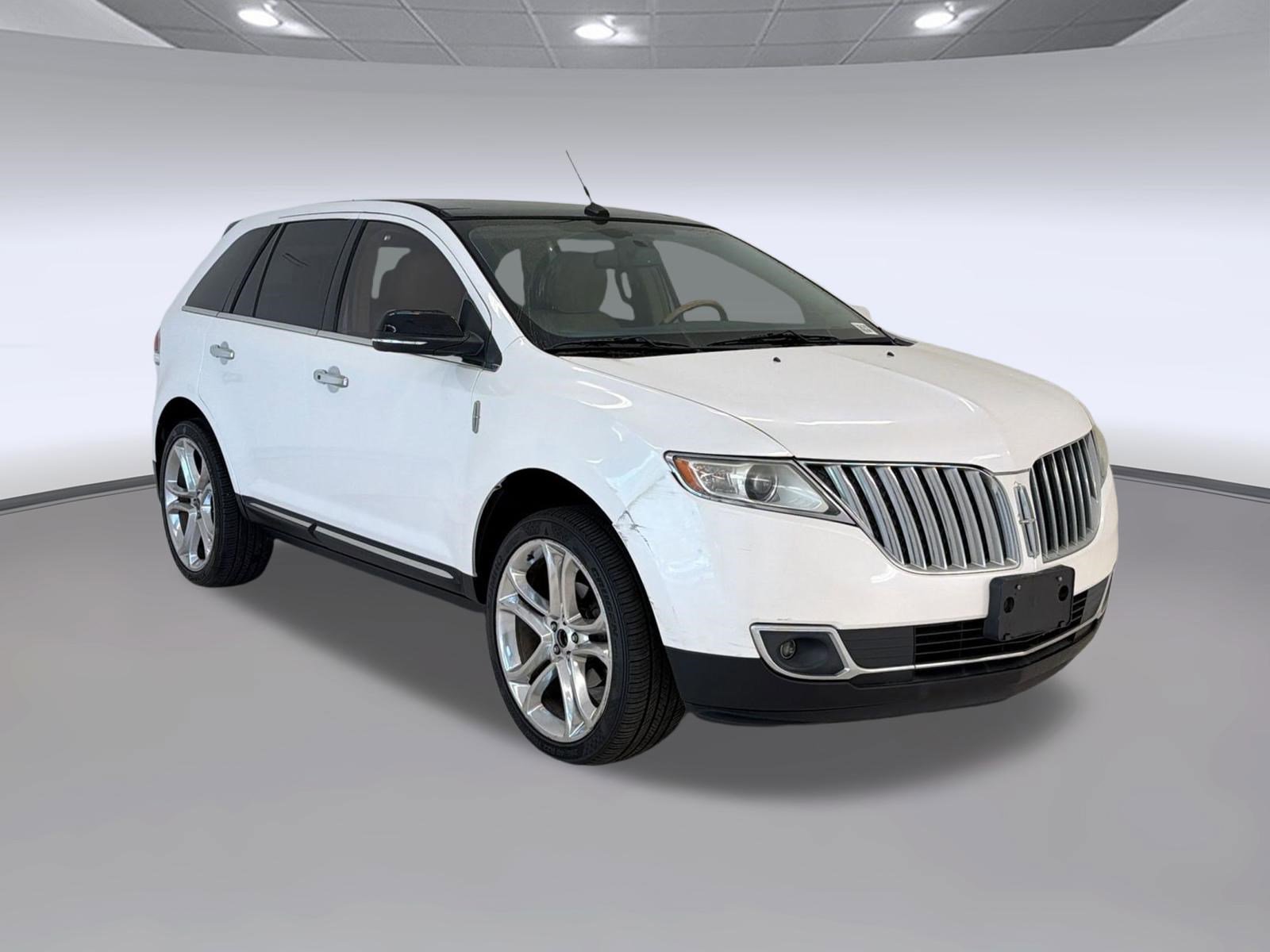Used 2013 Lincoln MKX FWD image 7