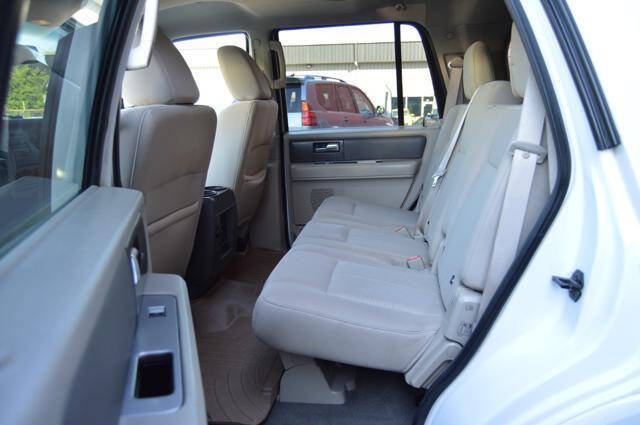 Used 2010 Ford Expedition XLT AWD/4WD image 12