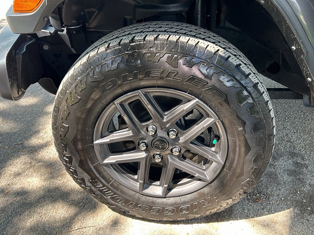 Certified 2025 Jeep Gladiator Sport AWD/4WD image 30