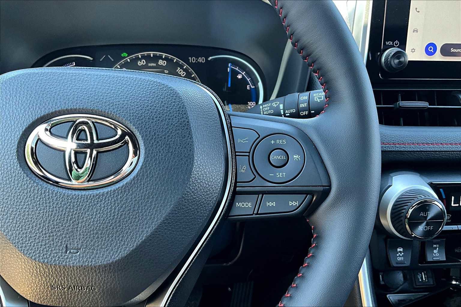 Certified 2025 Toyota RAV4 SE image 21