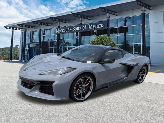 Used 2025 Chevrolet Corvette Z06 RWD image 8