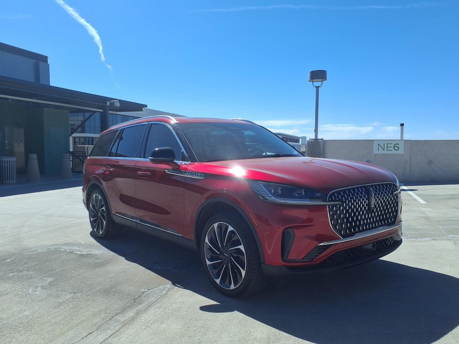 Used 2025 Lincoln Aviator Reserve w/ Equipment Group 201A AWD/4WD image 8