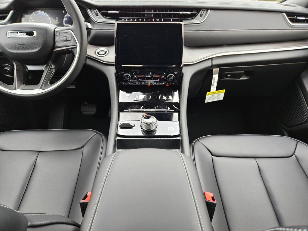 New 2025 Jeep Grand Cherokee Limited image 14