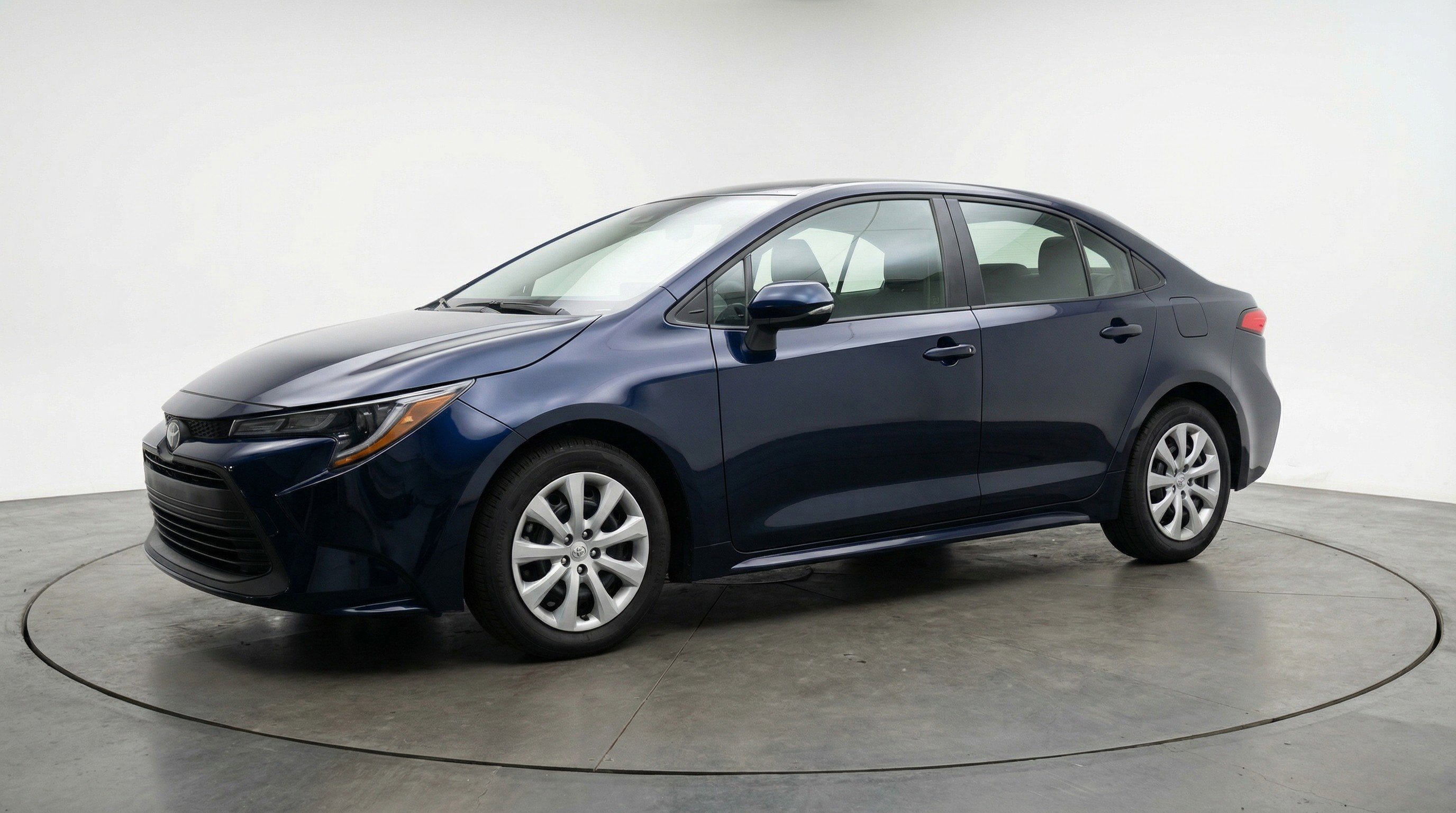 Used 2025 Toyota Corolla LE FWD image 3