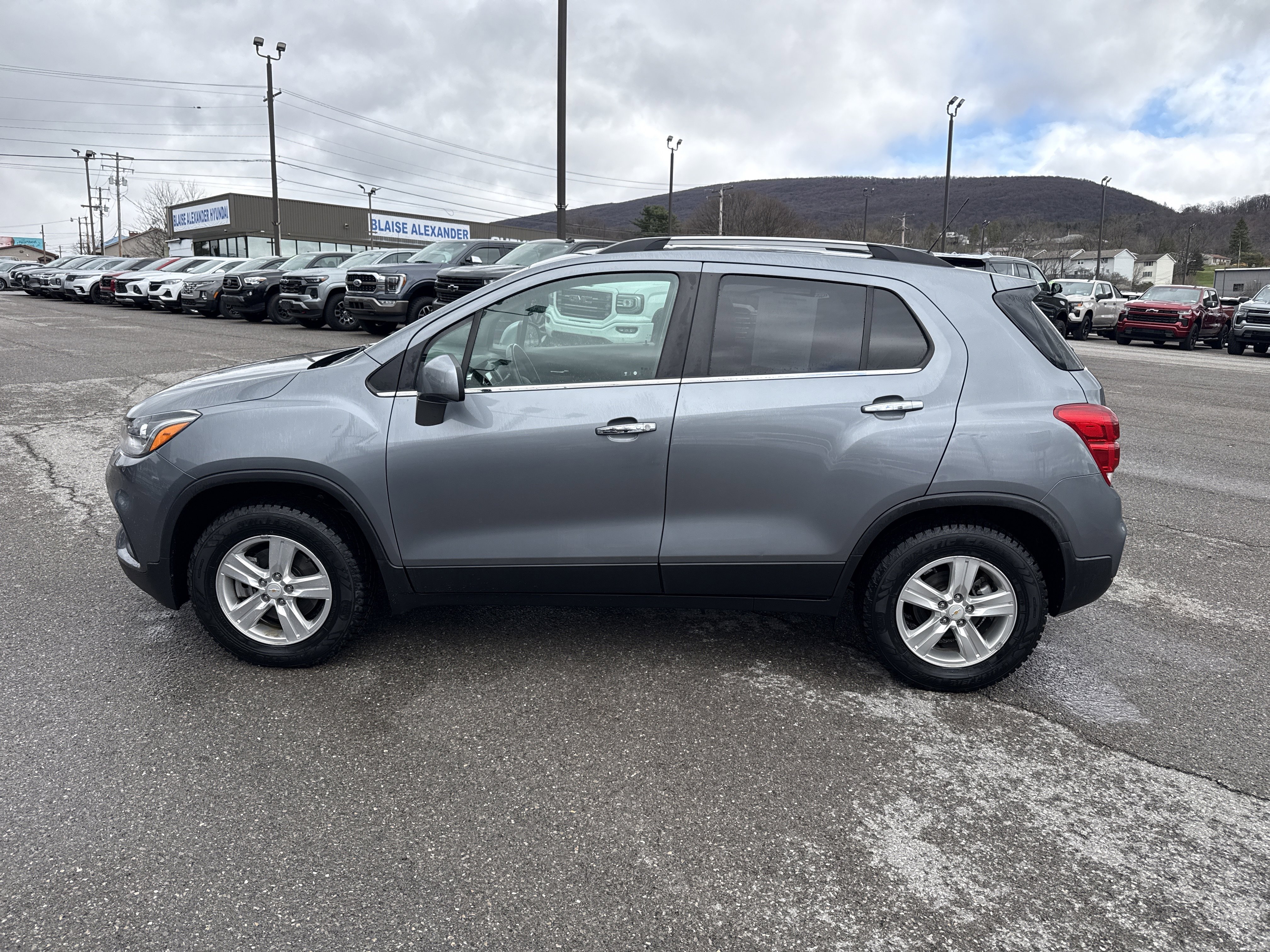 Used 2019 Chevrolet Trax LT w/ LT Convenience Package image 7