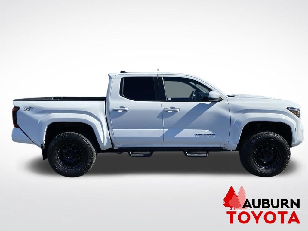 Used 2025 Toyota Tacoma TRD Sport AWD/4WD image 8
