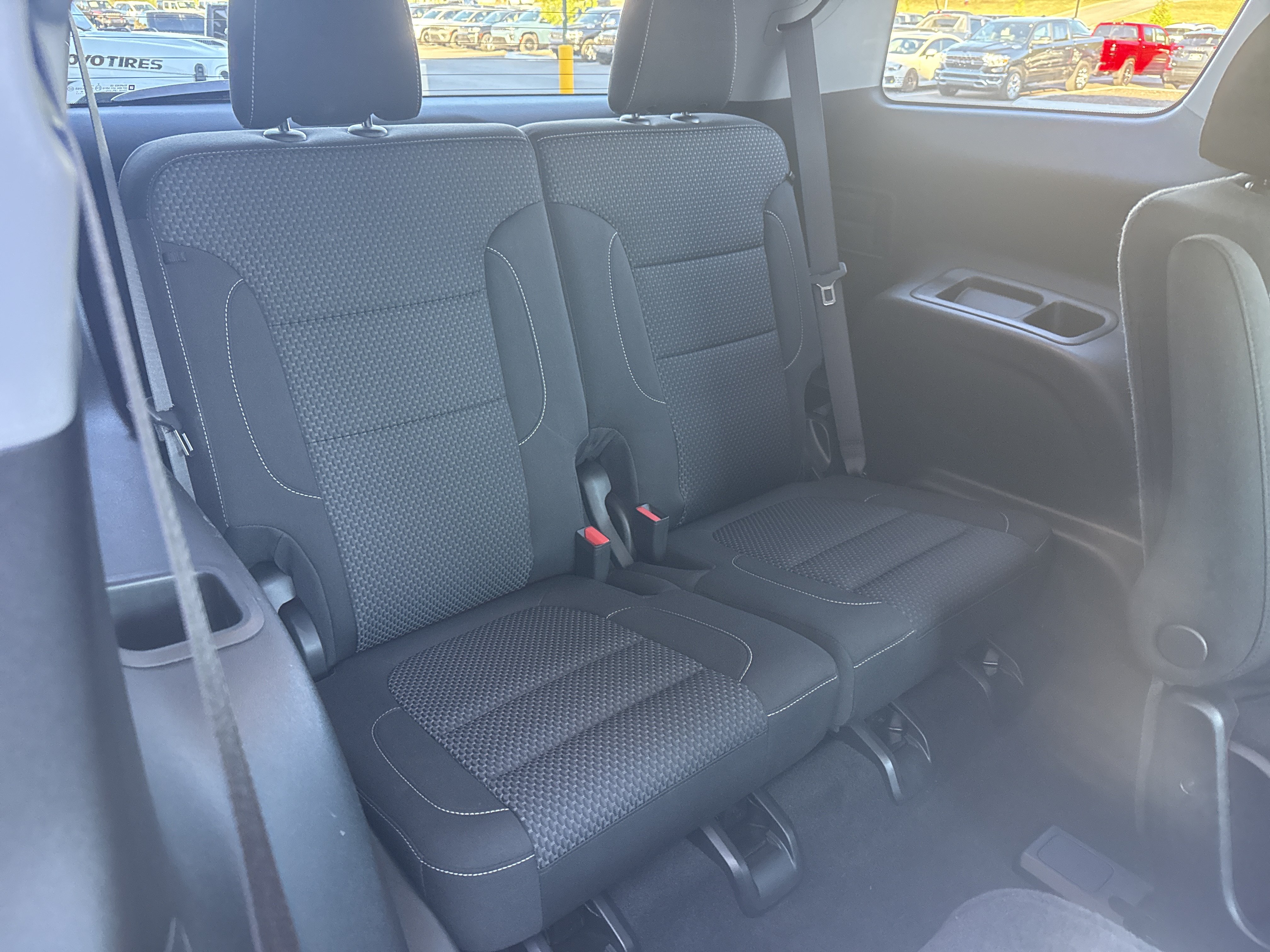 Used 2023 GMC Acadia SLE w/ Driver Convenience Package FWD image 22