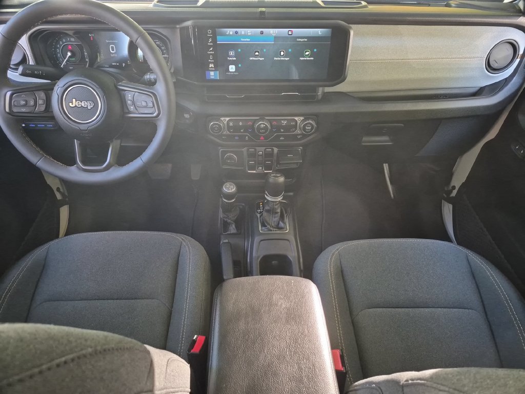 Used 2024 Jeep Wrangler Unlimited w/ Convenience Group AWD/4WD image 19