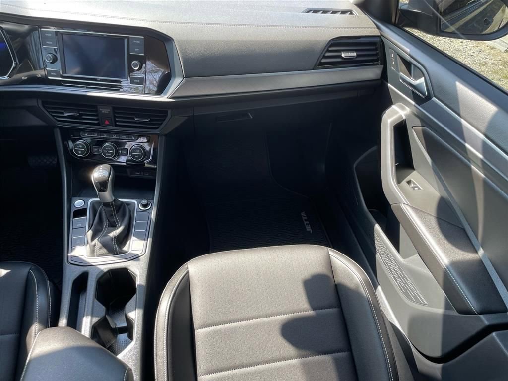 Used 2023 Volkswagen Jetta SE image 10
