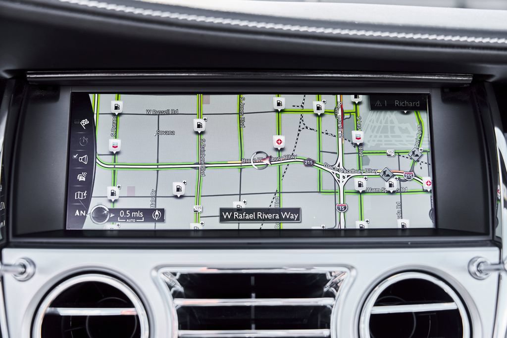 Used 2018 Rolls-Royce Dawn RWD image 66