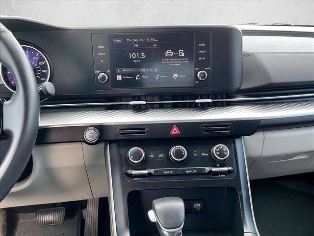 Used 2024 Kia Carnival LX FWD image 8