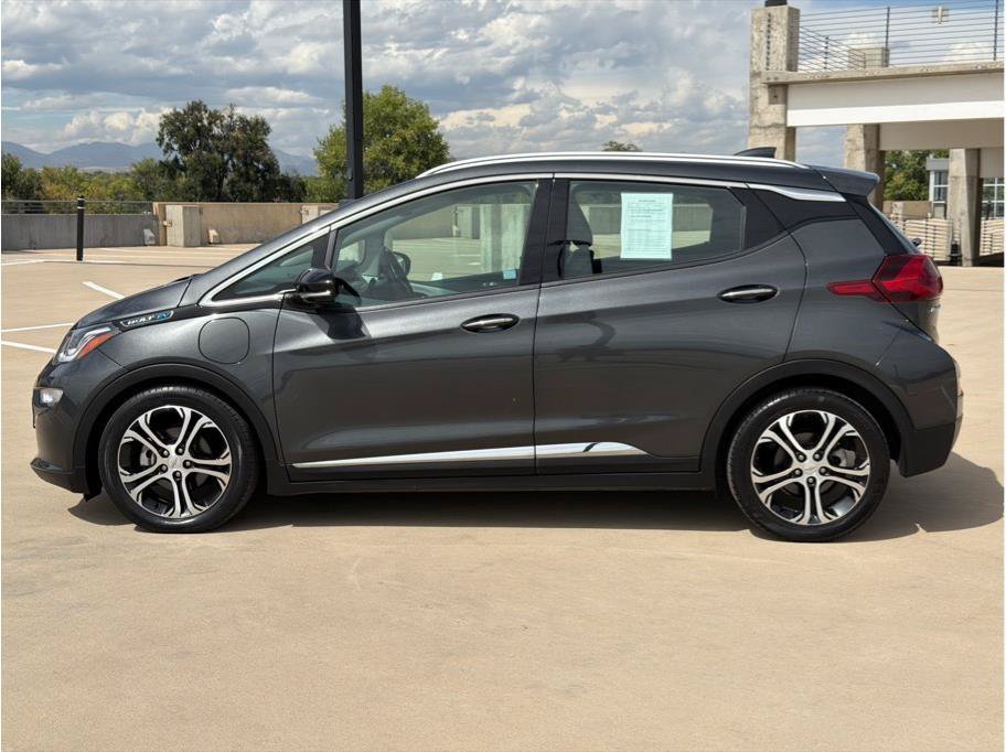 Used 2018 Chevrolet Bolt Premier w/ Driver Confidence II Package FWD image 4